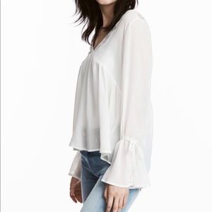 H&M WHITE LONG SLEEVE TOP SHIRT LACE V NECK